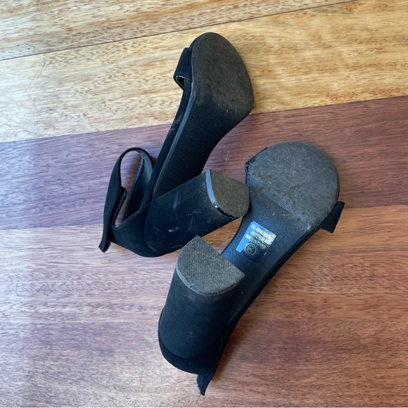 Amazon Black Velvet Heels Stylish and Comfortable with Velcro Ankle Closure - Picture 6 of 6